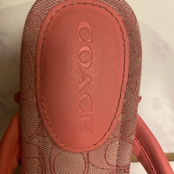 Coach - Picture 3 of 6